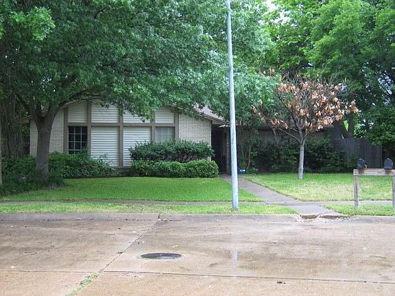 3rd image of 541 Doral Pl