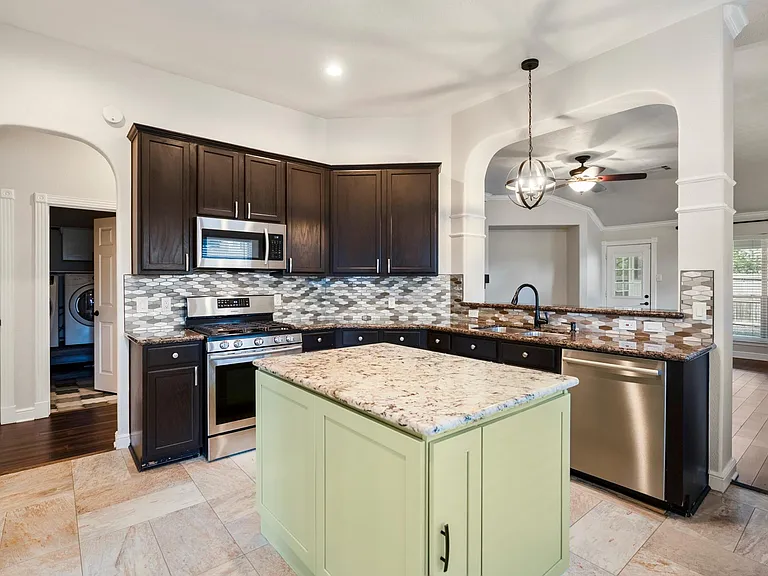 5802 Sawyer Bend Ln — Photo 9