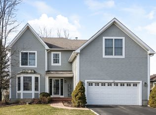 36 Miller Cir, Armonk, NY 10504