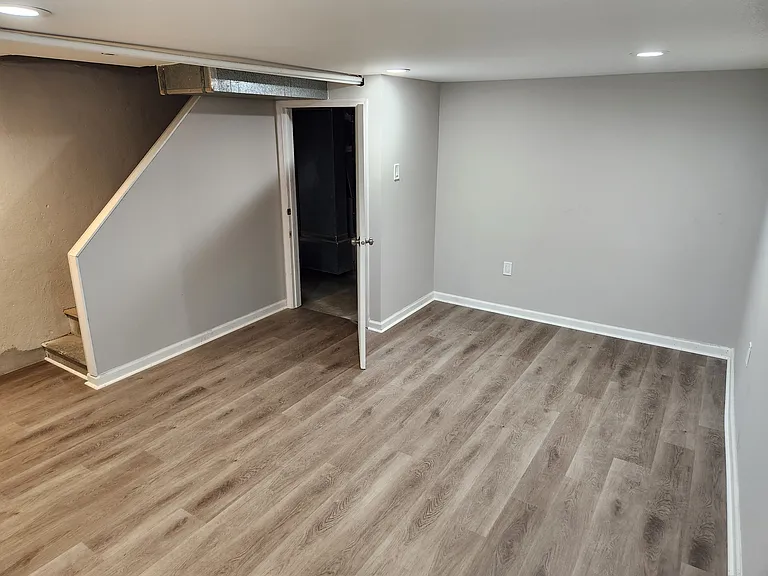 1834 Glenifer St — Photo 15