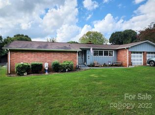 907 15th St NW, Conover, NC 28613