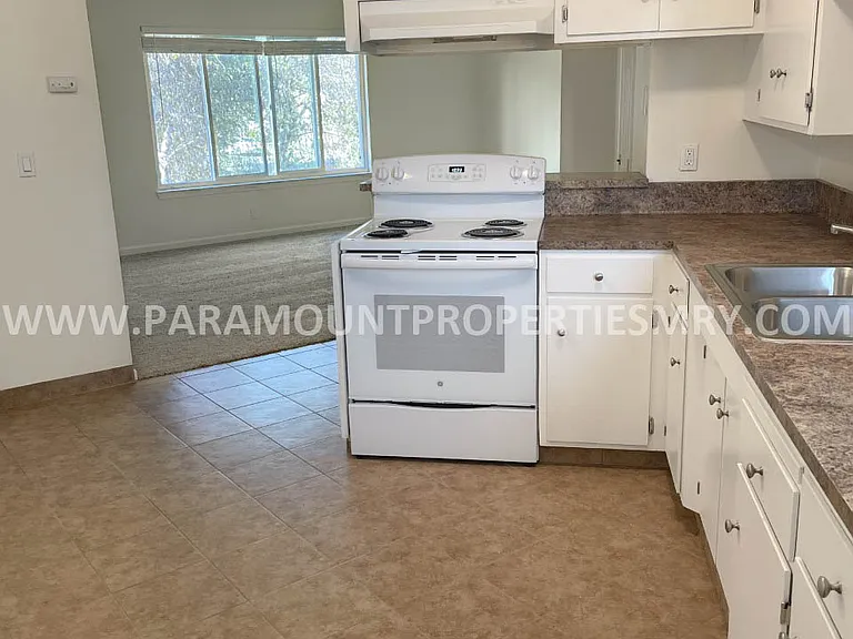 410 Riker St #10 — Photo 4