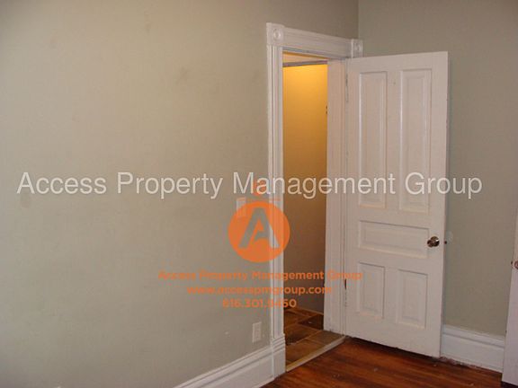 4th image of 1326 Sigsbee St SE
