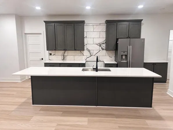 4254 S Whitnall AVENUE, Milwaukee, WI 53207