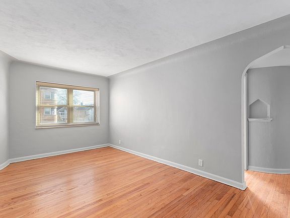 5th image of 5825 Lindenwood Ave APT 2S