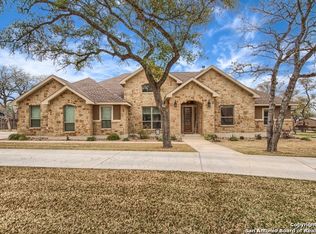 137 Woodlands Dr, La Vernia, TX 78121