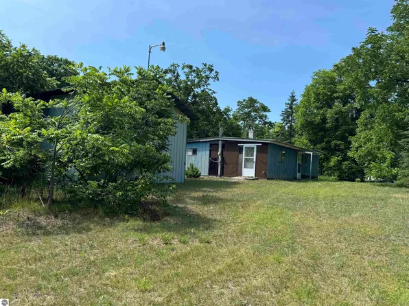 7931 Dundas Rd NW, Alden, MI 49612