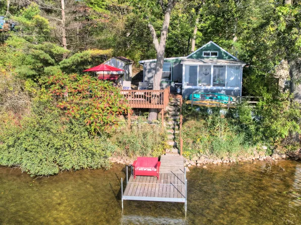 5894 McKibbin Rd, Delton, MI 49046
