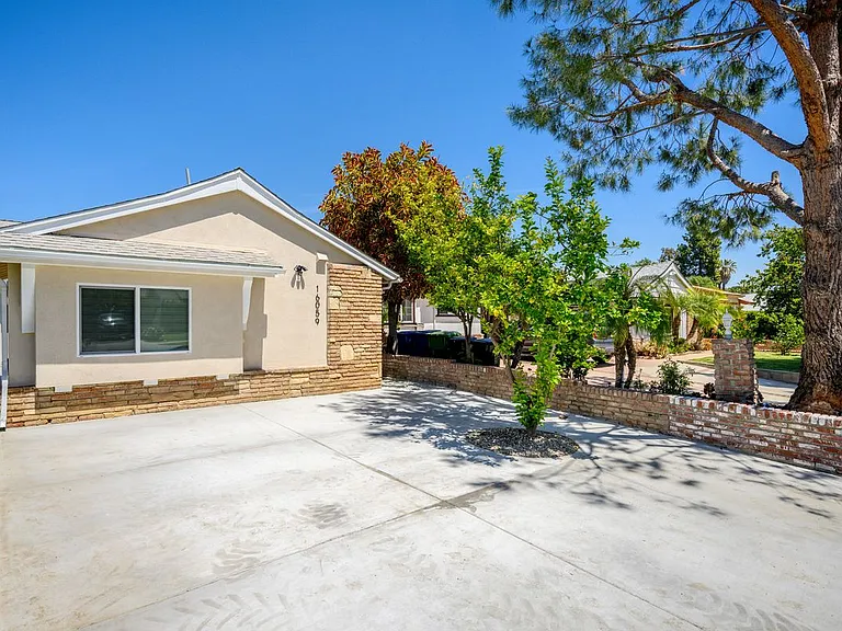 16059 Knapp St — Photo 1