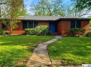 1209 E Leon St, Gatesville, TX 76528