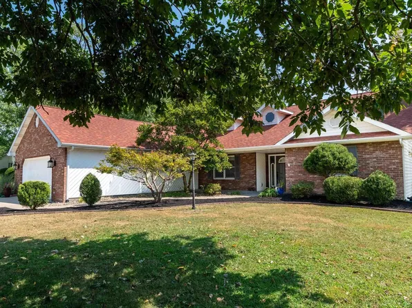 1805 N Dawn Dr, Marion, IL 62959