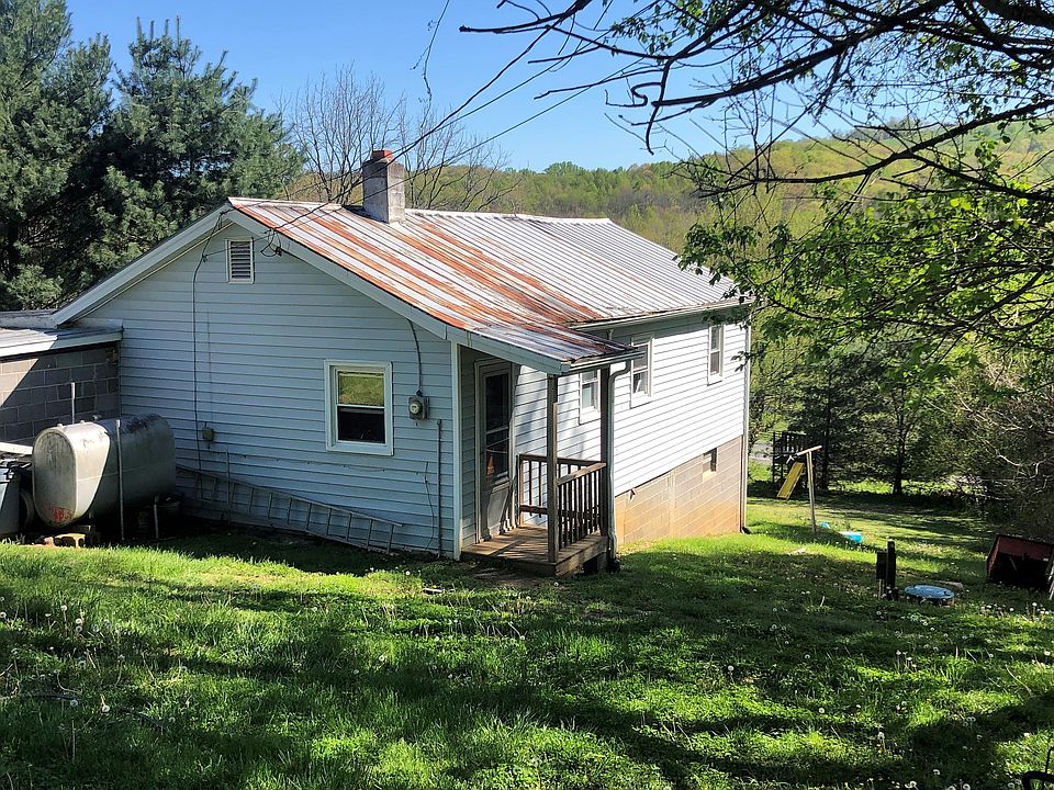 2nd image of 47-90 Vanderveer Ln