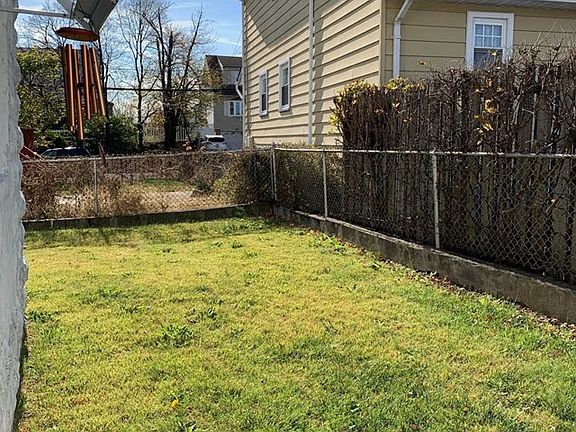 2nd image of 505 Schuyler Ave #2