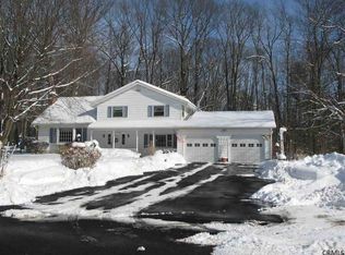 1 Denkers Dr, Ballston Lake, NY 12019