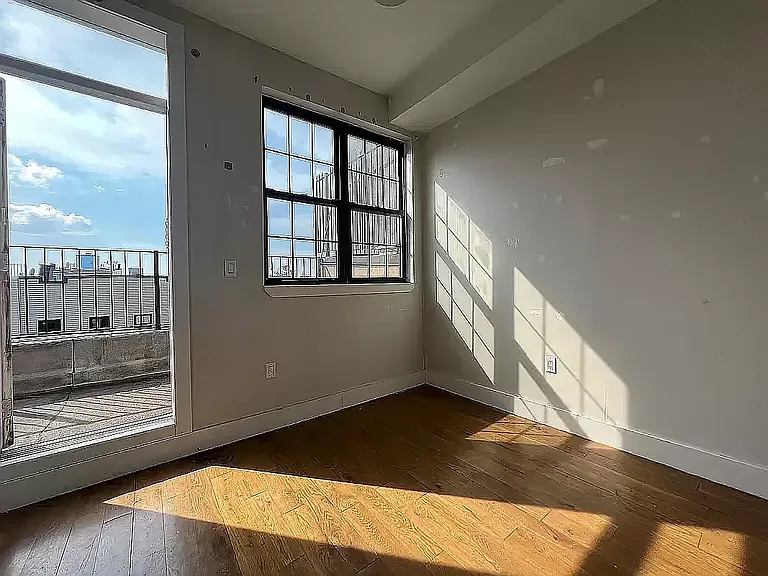 171 Suydam St #4R — Photo 31