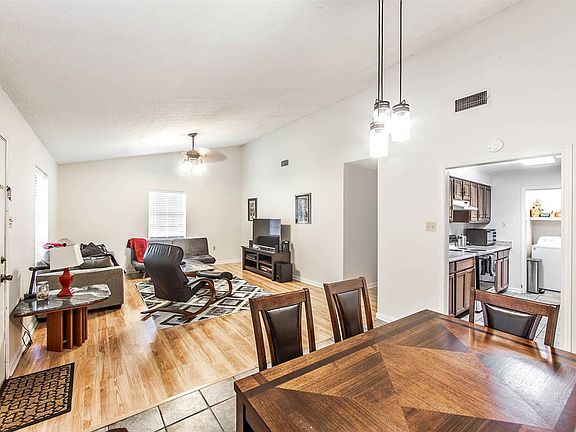 5th image of 218C Belle Meade Blvd