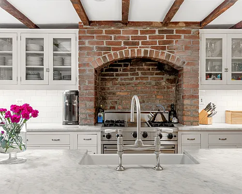 Sold by Compass | media 13