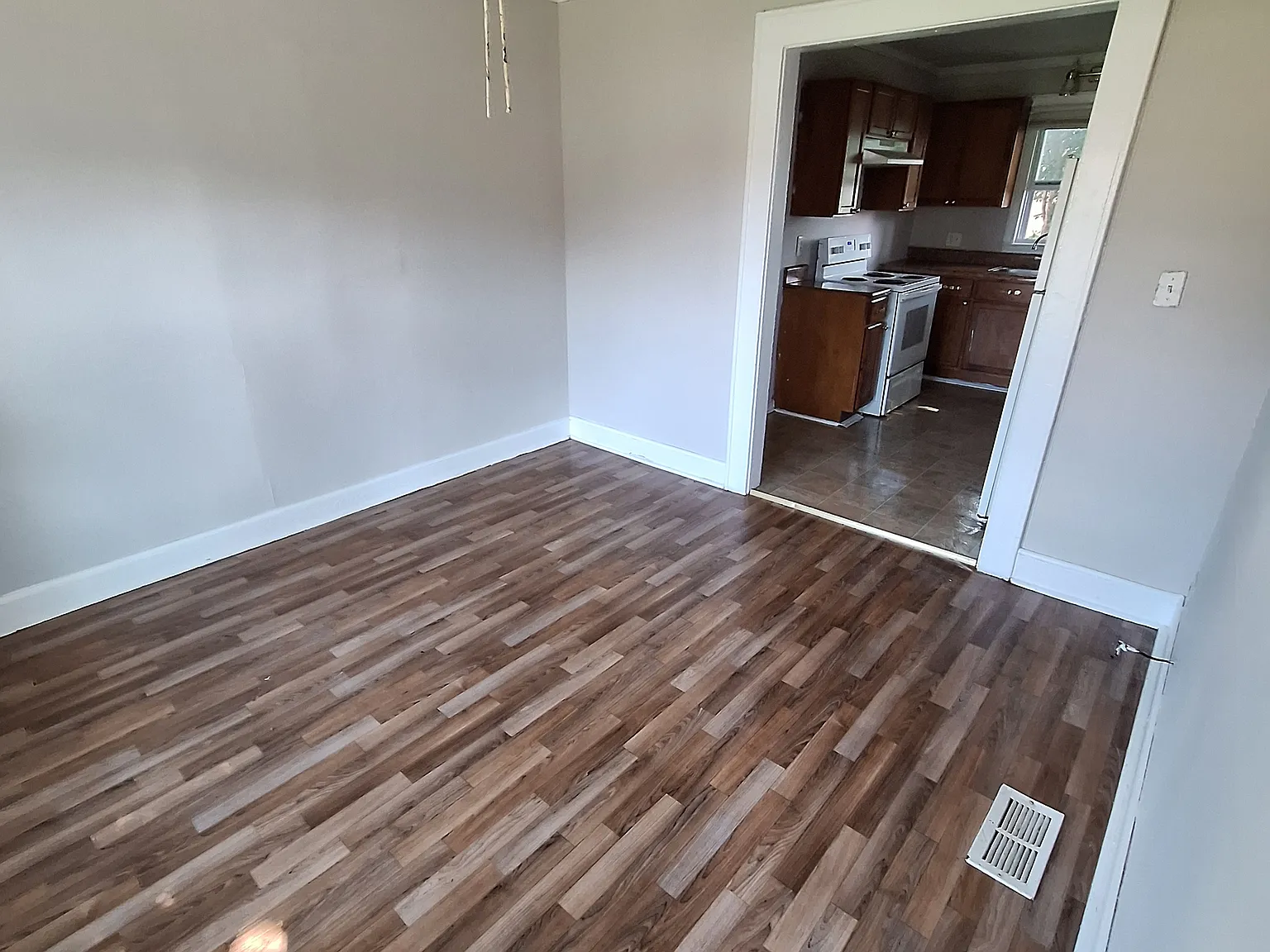1901 E Ozark Ave — Photo 2