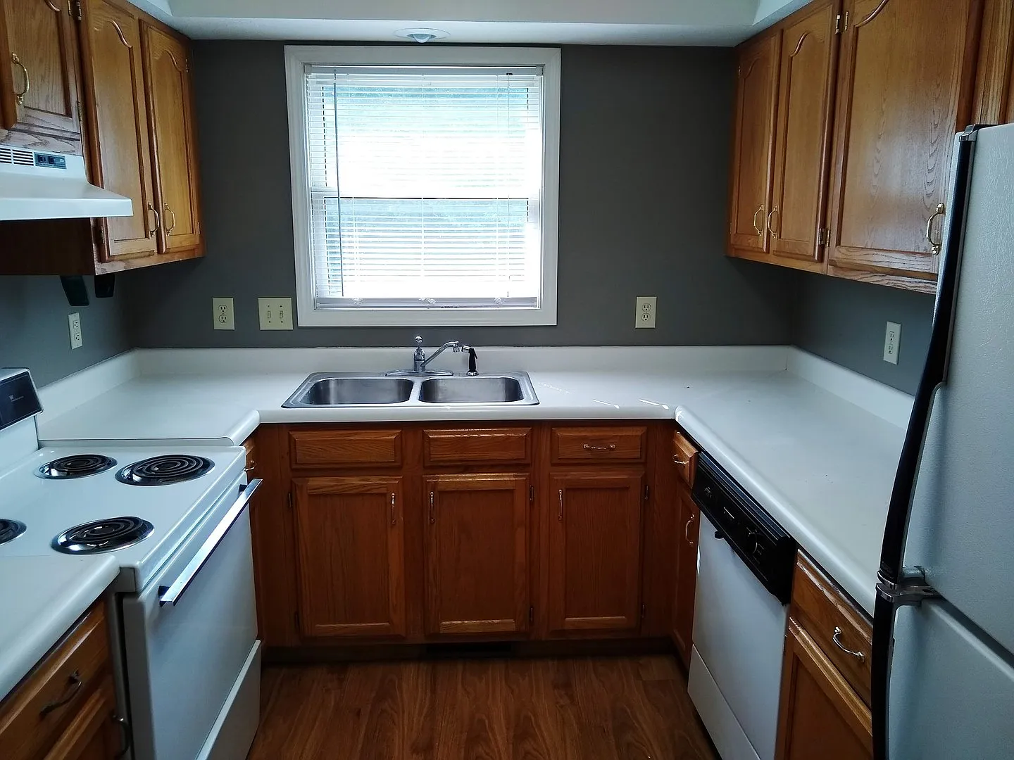 Madison Street - Available August 2023 — Photo 4