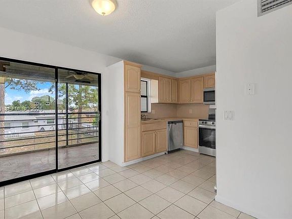 5th image of 5894 Longbow Ln APT 6
