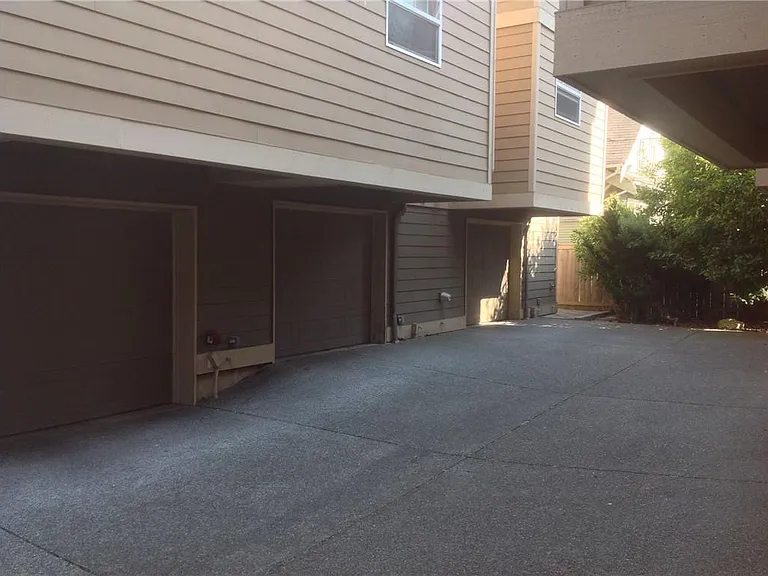 5010 12th Ave NE — Photo 14