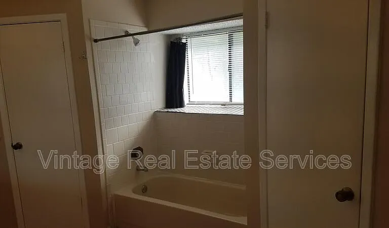 1904 Firethorn Ct — Photo 24