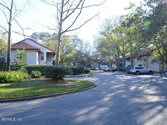 3rd image of 1604 WOOD HILL Place #1604