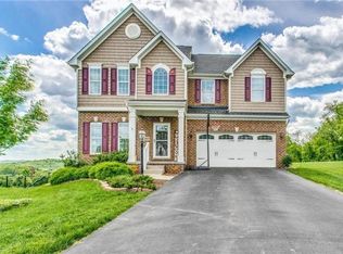 1121 Raymond Dr, Oakdale, PA 15071