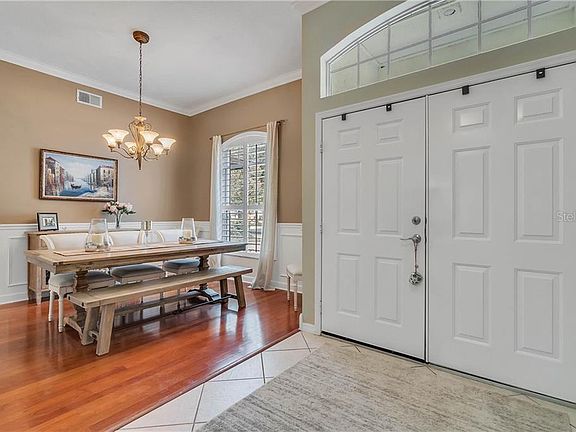 3rd image of 769 S Lake Claire Cir