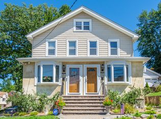665 Edgewater Ave, Ridgefield, NJ 07657