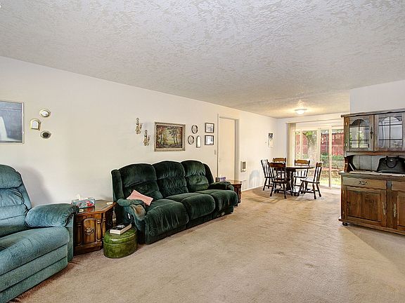 4th image of 9804 NE 9th St