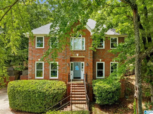 1911 Seattle Slew Dr, Helena, AL 35080