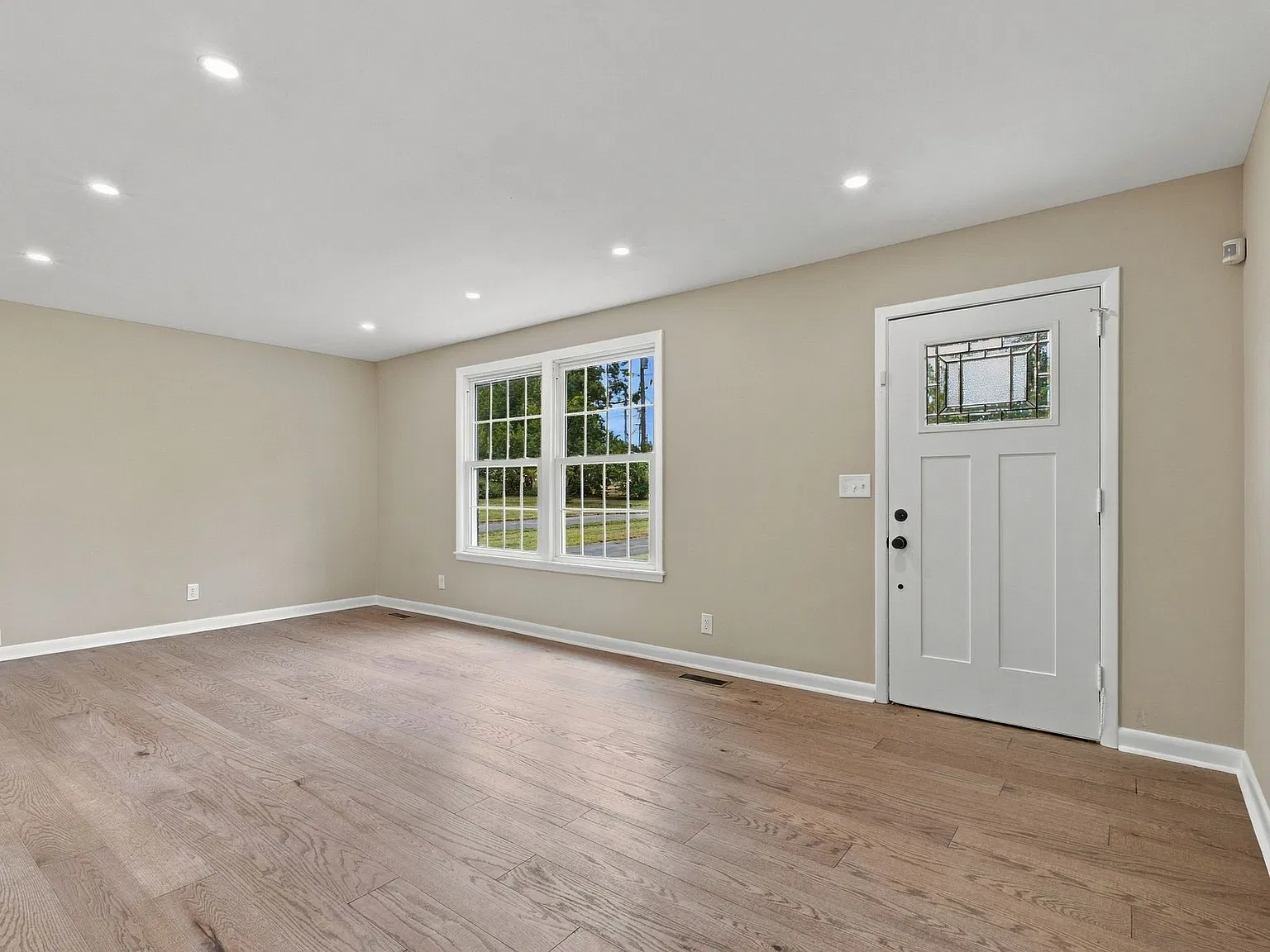 4818 Lindell St — Photo 4