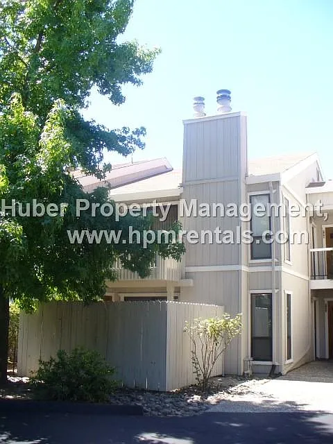 747 Mikkelsen Dr photo 1