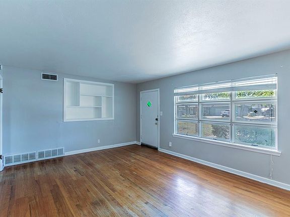 4th image of 4305 Cummings Dr #4305