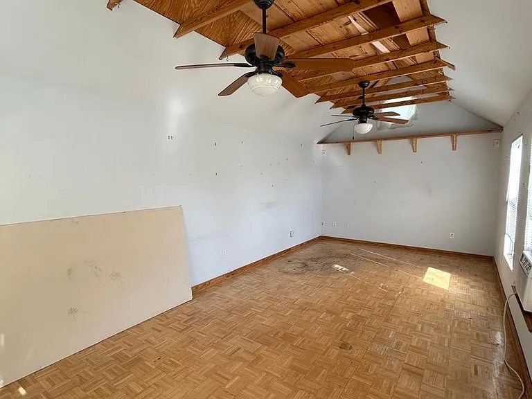 11803 Charing Cross Rd — Photo 17