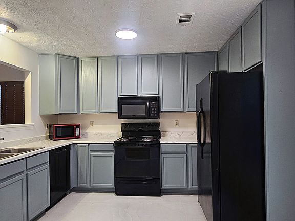 4th image of 5851 Giles Rd