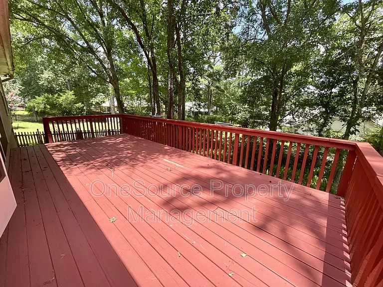979 Watersview Dr — Photo 19