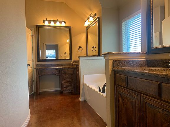 4th image of 512 Claire Ct