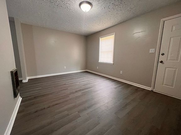 4th image of 900 Preston St APT D