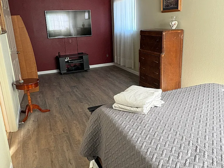 Bayview Cir — Photo 1
