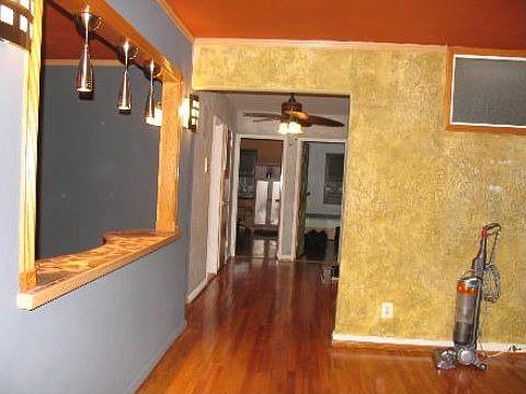2nd image of 5106 Hillyer St