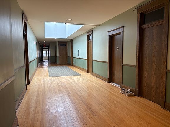 2nd image of 5019 Underwood Ave APT 204