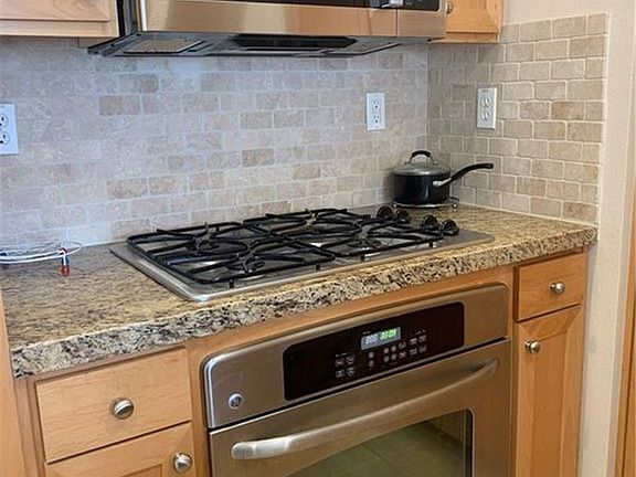 3rd image of 2367 Jefferson St Unit 209