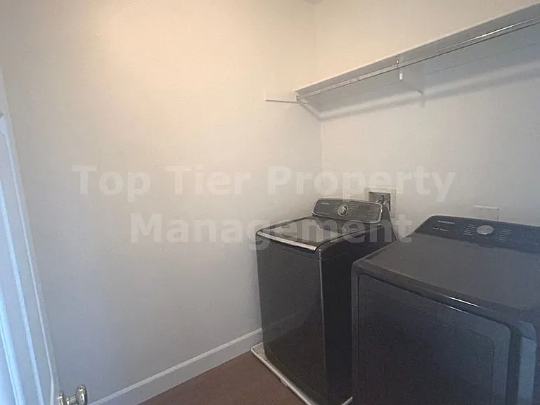 3892 Stoneridge Rd — Photo 29