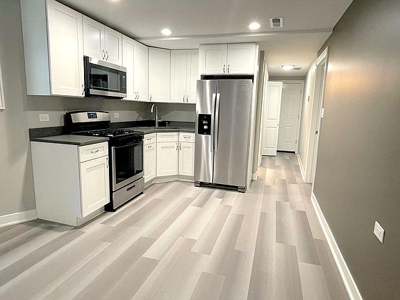 5th image of 3319 W Pierce Ave
