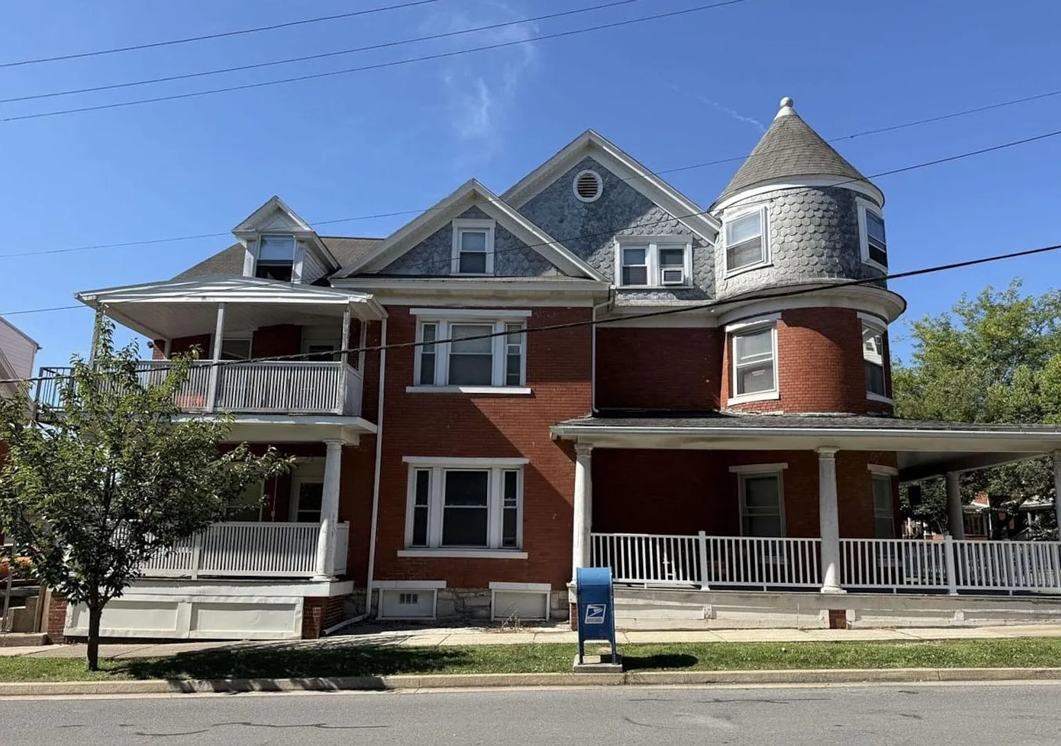 500 W. College — Photo 1