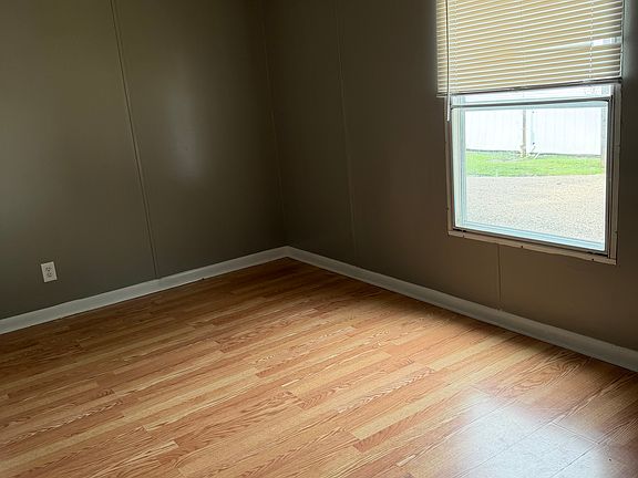 4th image of 28381 Petes Hwy #20