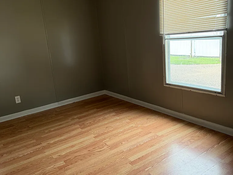 28381 Petes Hwy #20 — Photo 4
