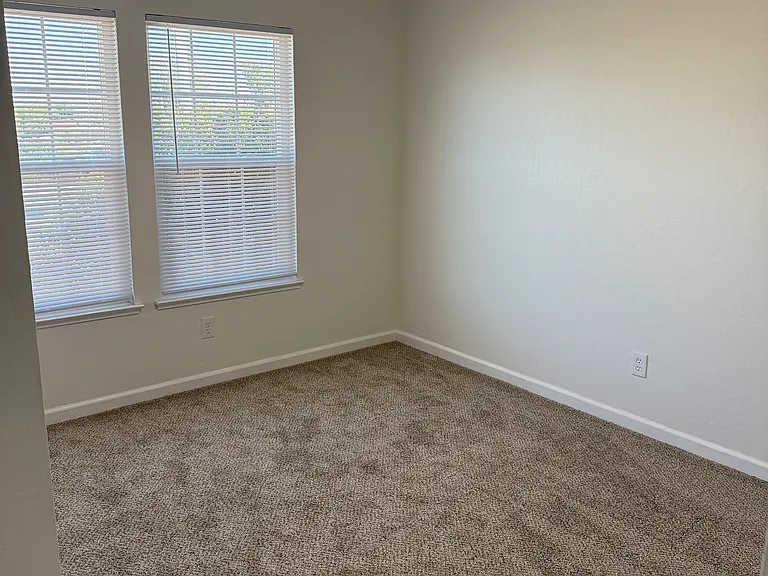 2171 El Seco Way — Photo 3